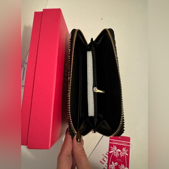 All around zip. Long wallet. NWT. Giftable Box. Plenty of room. - Picture 2 of 4